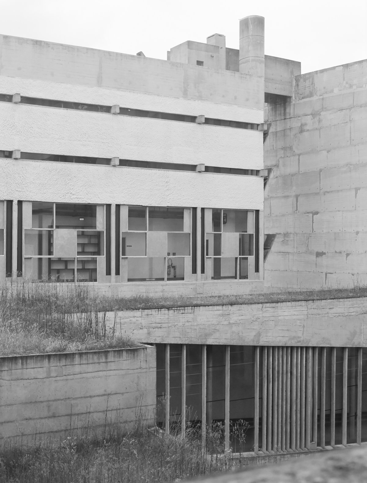 洋書 la Tourette et Le Corbusier YINJISPACE - Le Corbusier x La Tourette
